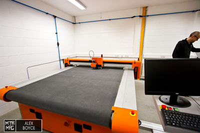 震驚！機(jī)械狂魔 Hope 英國工廠參觀記